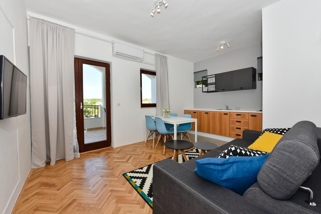 Mediterraneo Garden Apartments Petrcane Eksteriør bilde