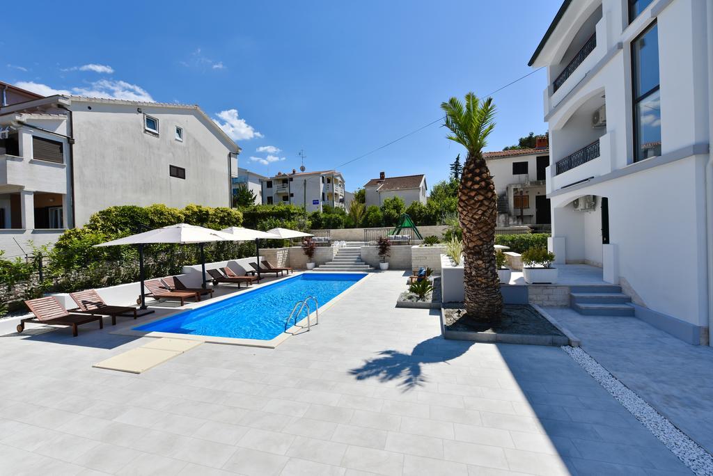 Mediterraneo Garden Apartments Petrcane Eksteriør bilde