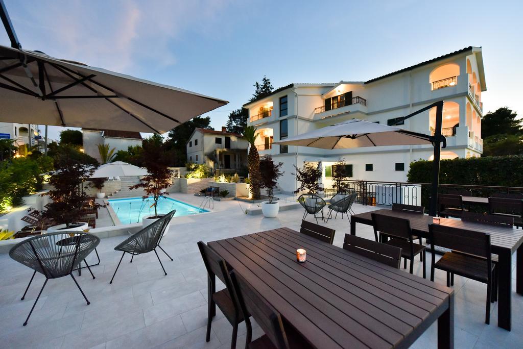 Mediterraneo Garden Apartments Petrcane Eksteriør bilde