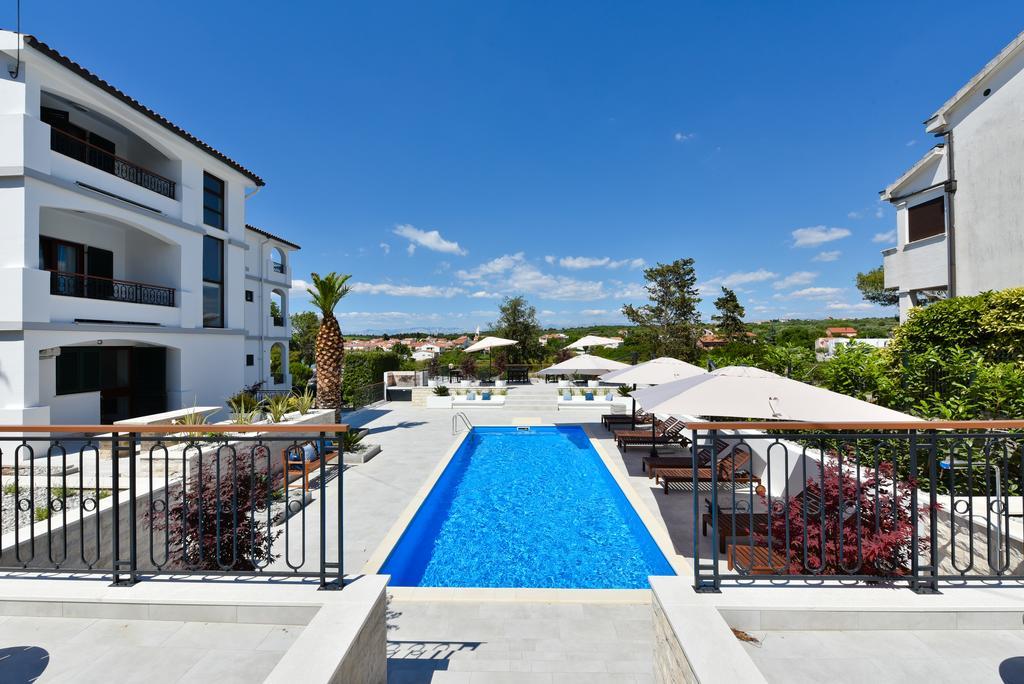 Mediterraneo Garden Apartments Petrcane Eksteriør bilde