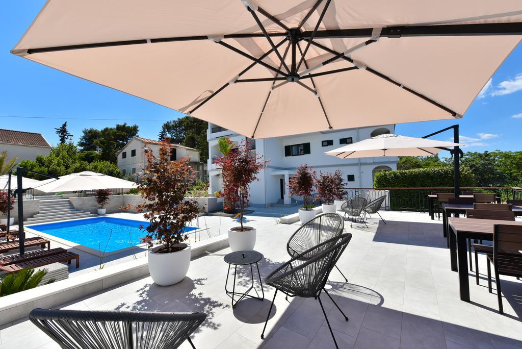 Mediterraneo Garden Apartments Petrcane Eksteriør bilde