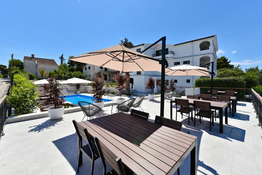 Mediterraneo Garden Apartments Petrcane Eksteriør bilde